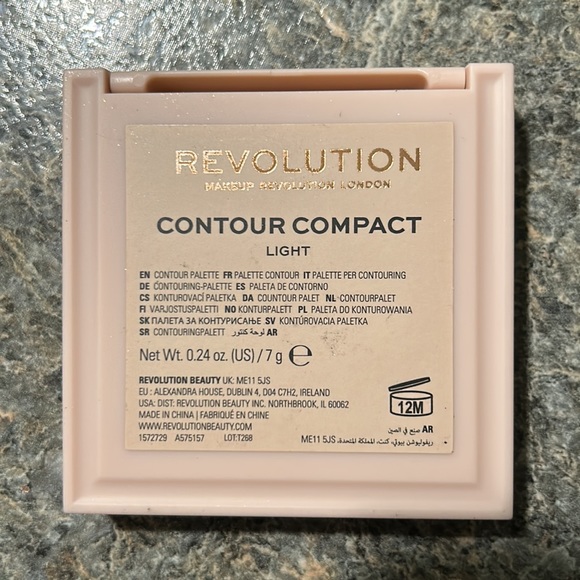 NWT Makeup Revolution Face Powder Contour Compact - Picture 6 of 6
